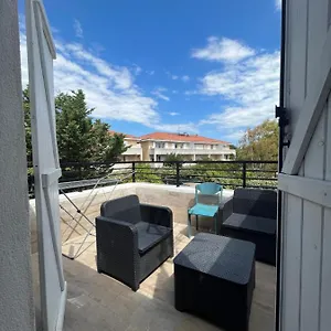 4 Personnes, Aeroport Marseille , Marignane France